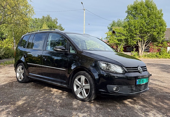 Volkswagen Touran 4 of 23