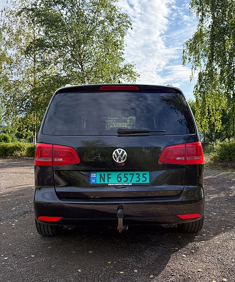 Volkswagen Touran 5 of 23