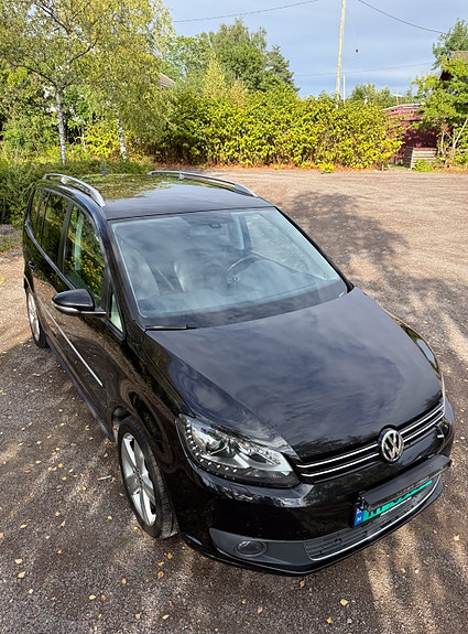 Volkswagen Touran 8 of 23