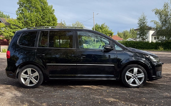 Volkswagen Touran 3 of 23