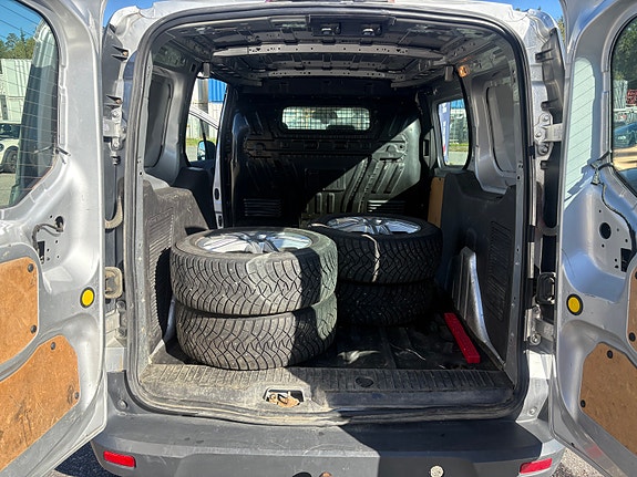 Ford Transit Connect 11 of 29