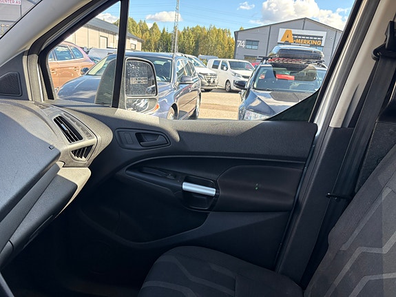 Ford Transit Connect 14 of 29