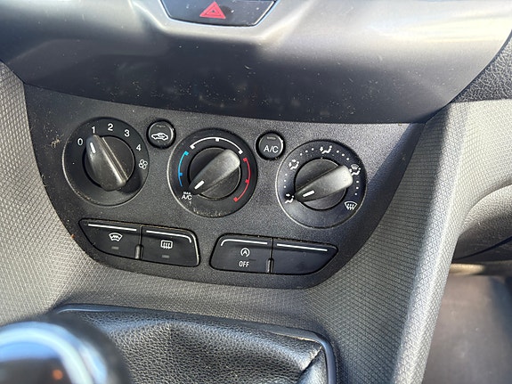 Ford Transit Connect 18 of 29