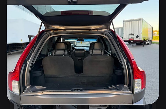 Volvo XC90 30 of 30
