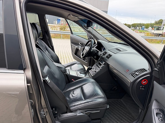 Volvo XC90 21 of 30