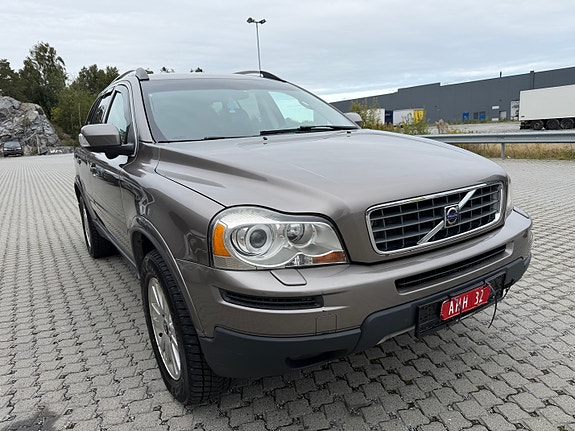 Volvo XC90 6 of 30