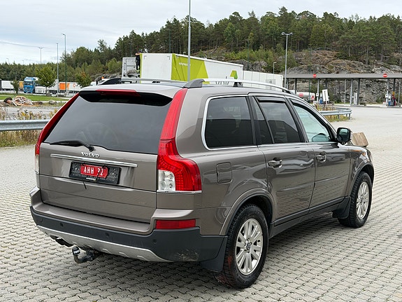 Volvo XC90 12 of 30