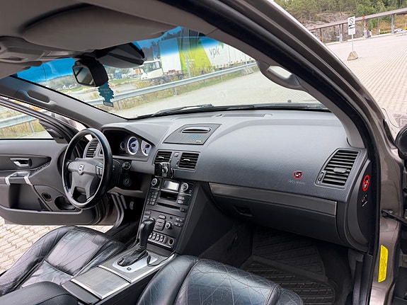 Volvo XC90 22 of 30