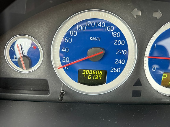 Volvo XC90 24 of 30