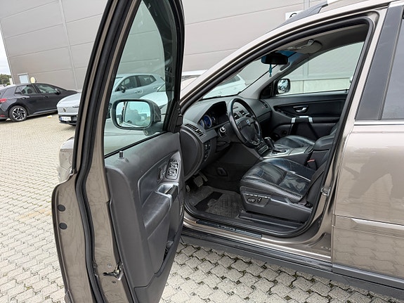 Volvo XC90 13 of 30