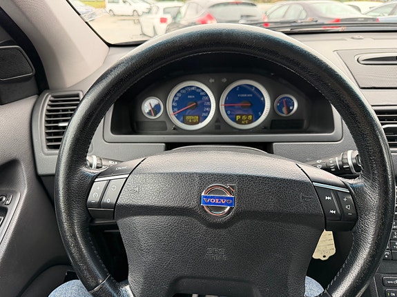 Volvo XC90 25 of 30