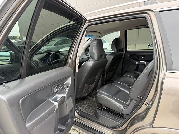 Volvo XC90 15 of 30