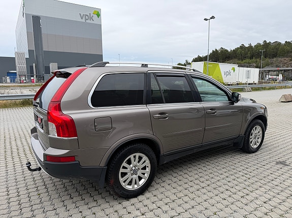 Volvo XC90 11 of 30