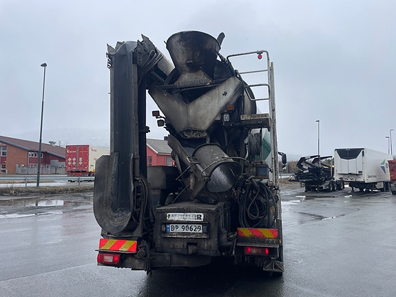 Volvo FM500 8x4 med Liebherr betongtrommel og bånd 5 of 5