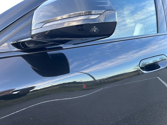 BMW iX2 7 of 30