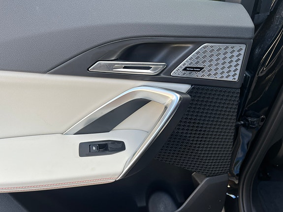 BMW iX2 18 of 30