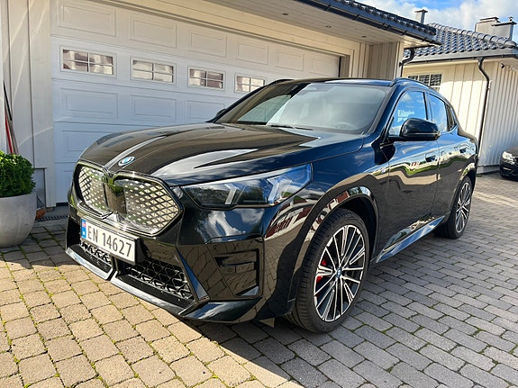BMW iX2 3 of 30