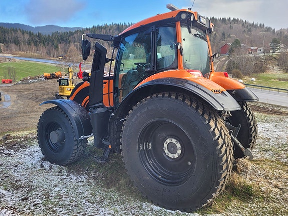 Valtra T255 2023, kr 1 895 000,-