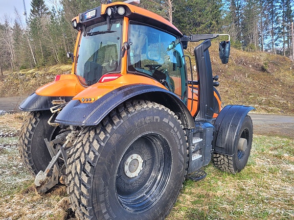 Valtra T255 2023, kr 1 895 000,-