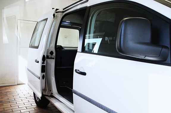 Volkswagen Caddy Maxi 11 of 20