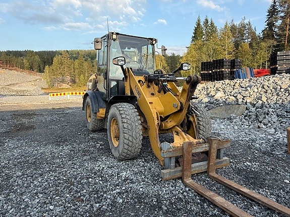 Cat 906H 4 of 5
