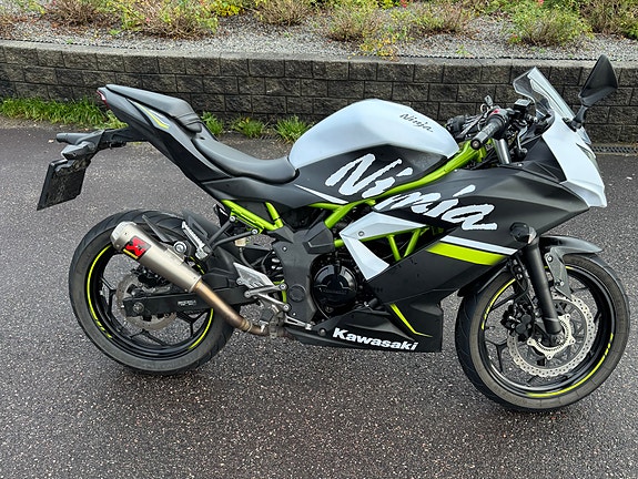 Kawasaki Ninja 125 4 of 8