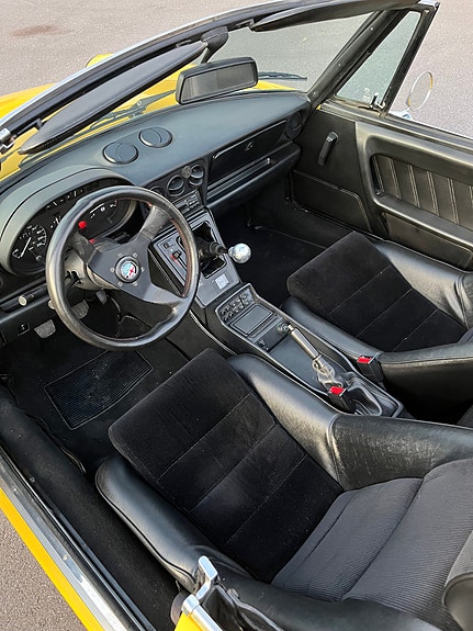 Alfa Romeo Spider 12 of 24