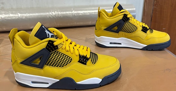 Air Jordan 4 Retro Sneakers Joggesko Gul Svart Str 43