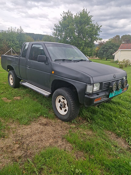Nissan King Cab 4 of 30