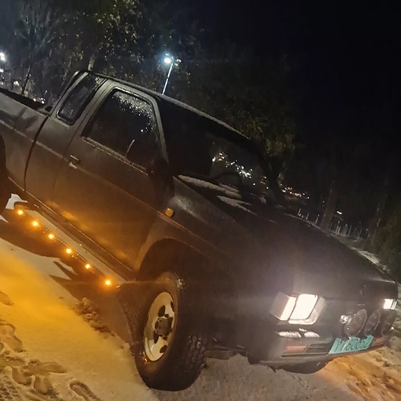 Nissan King Cab 2 of 30