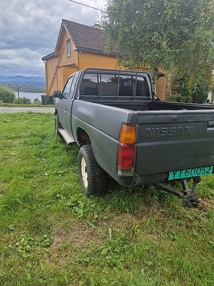 Nissan King Cab 10 of 30