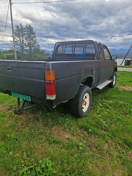 Nissan King Cab 8 of 30