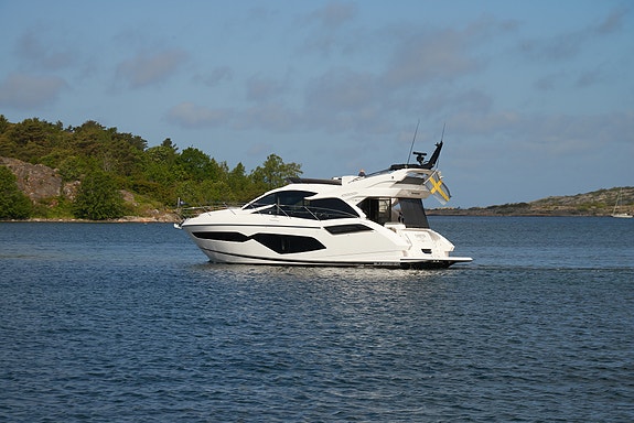 2023 Sunseeker Manhattan 55 | D13-800 | Simradx4 | A/C | Eber | 3lugarer 2 of 30