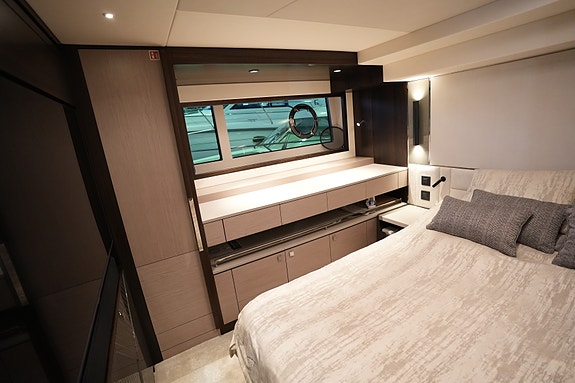 2023 Sunseeker Manhattan 55 | D13-800 | Simradx4 | A/C | Eber | 3lugarer 26 of 30