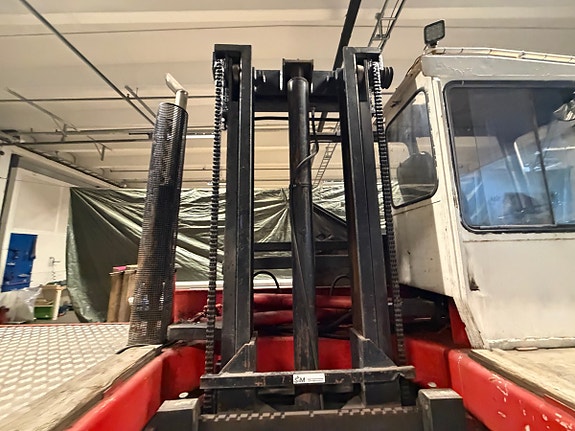 Kalmar sidelaster - 6 398 timer - hydraulisk mast med to gafler - lasteplan i tre - lukket førerhytt 14 of 30