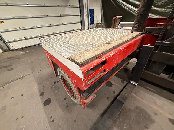 Kalmar sidelaster - 6 398 timer - hydraulisk mast med to gafler - lasteplan i tre - lukket førerhytt 19 of 30