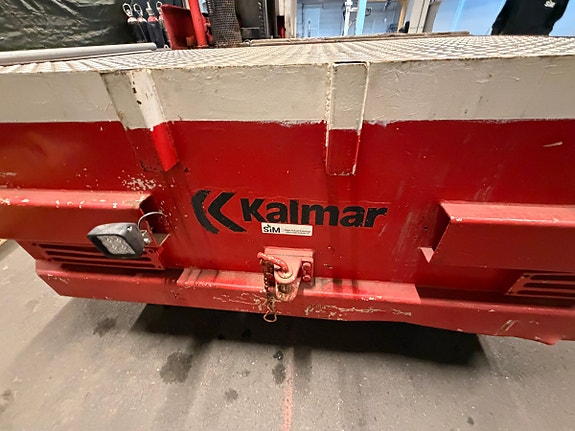Kalmar sidelaster - 6 398 timer - hydraulisk mast med to gafler - lasteplan i tre - lukket førerhytt 23 of 30