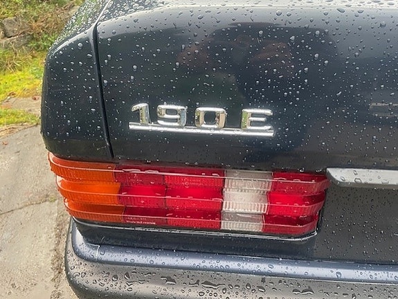 Mercedes-Benz 190 6 of 18