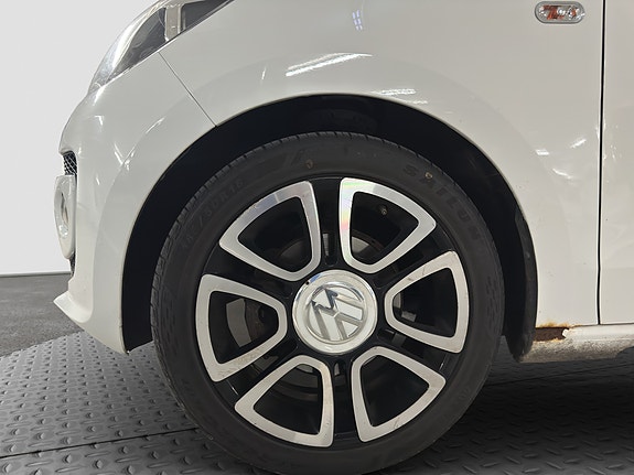 Volkswagen UP! 18 of 25