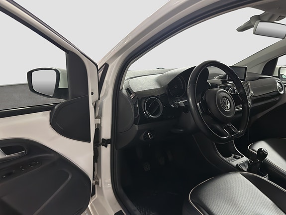 Volkswagen UP! 24 of 25