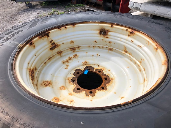 Nokia Hakkapeliitta  Valtra N 2 sett hjul