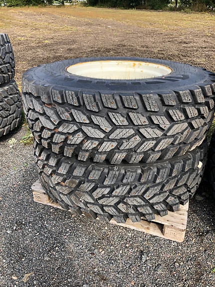 Hakkapeliitta med pigg Valtra