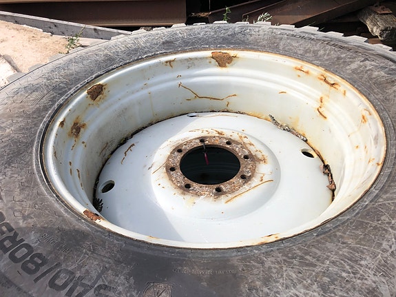 Hakkapeliitta med pigg Valtra