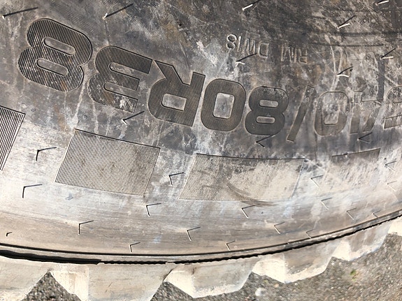 Hakkapeliitta med pigg Valtra