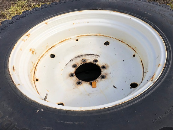 Hakkapeliitta med pigg Valtra