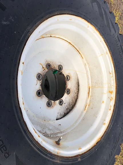 Hakkapeliitta med pigg Valtra