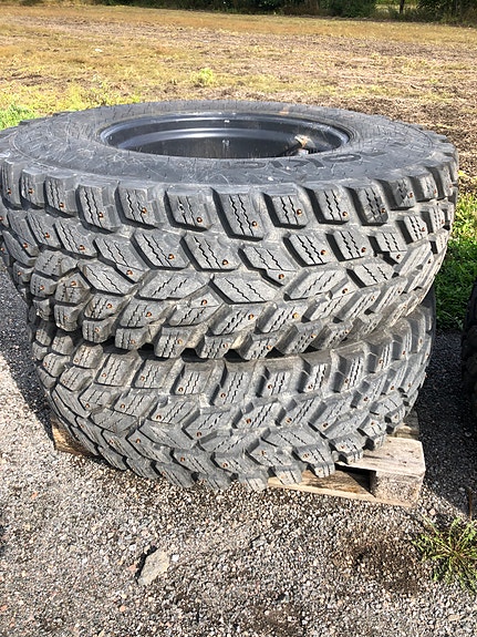 Hakkapeliitta med pigg Valtra