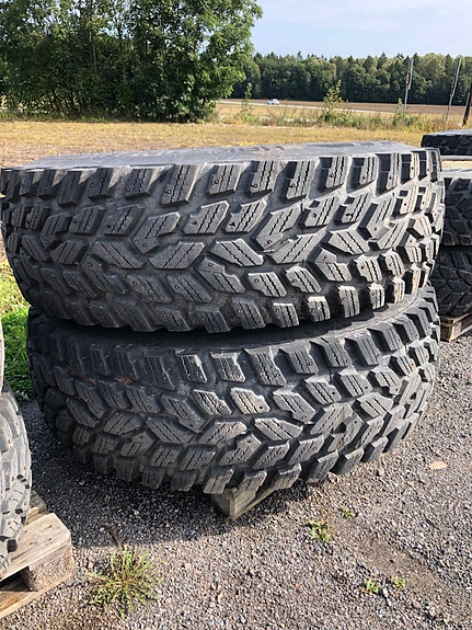 Hakkapeliitta med pigg Valtra