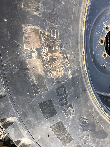 Hakkapeliitta med pigg Valtra