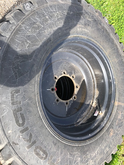 Hakkapeliitta med pigg Valtra